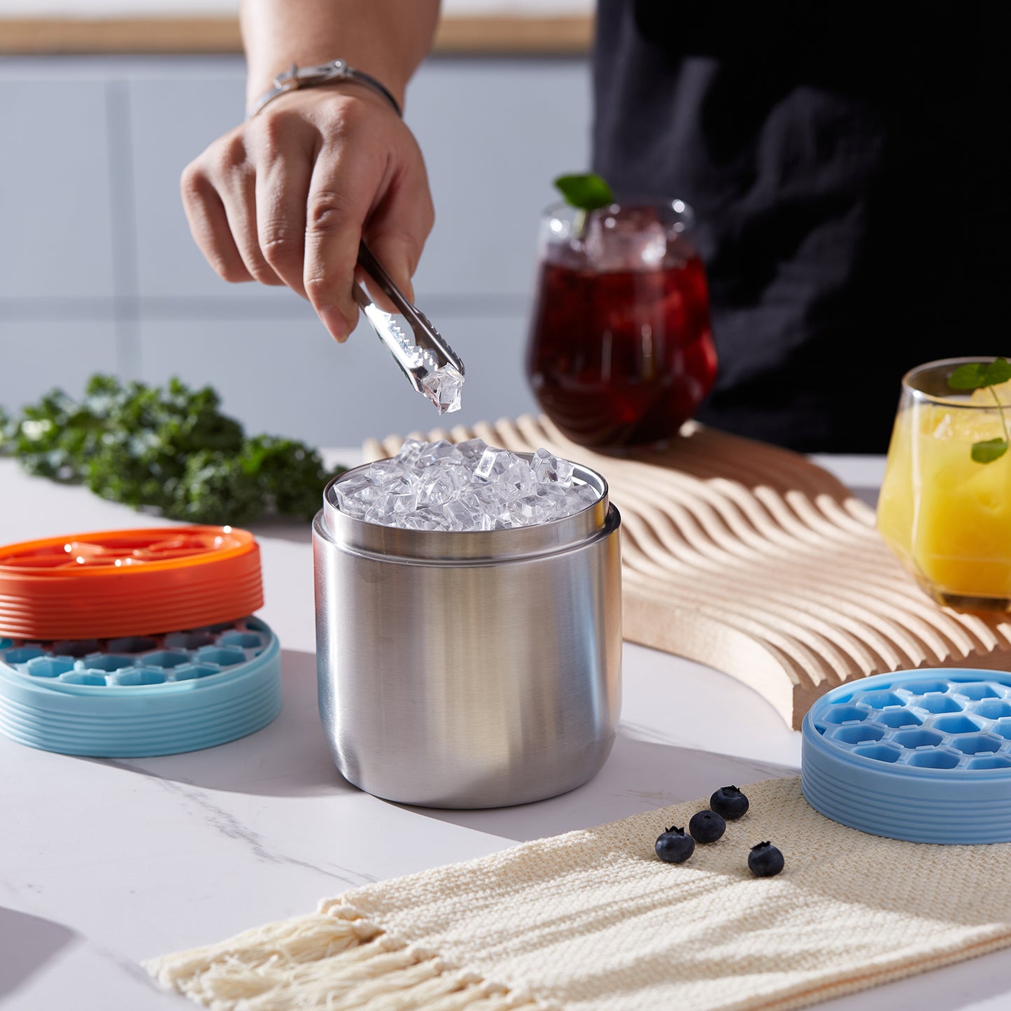 Bac à glaçons et seau de rangement 2 en 1, cube à glace multicouche, moule à glace en silicone réutilisable avec couvercle